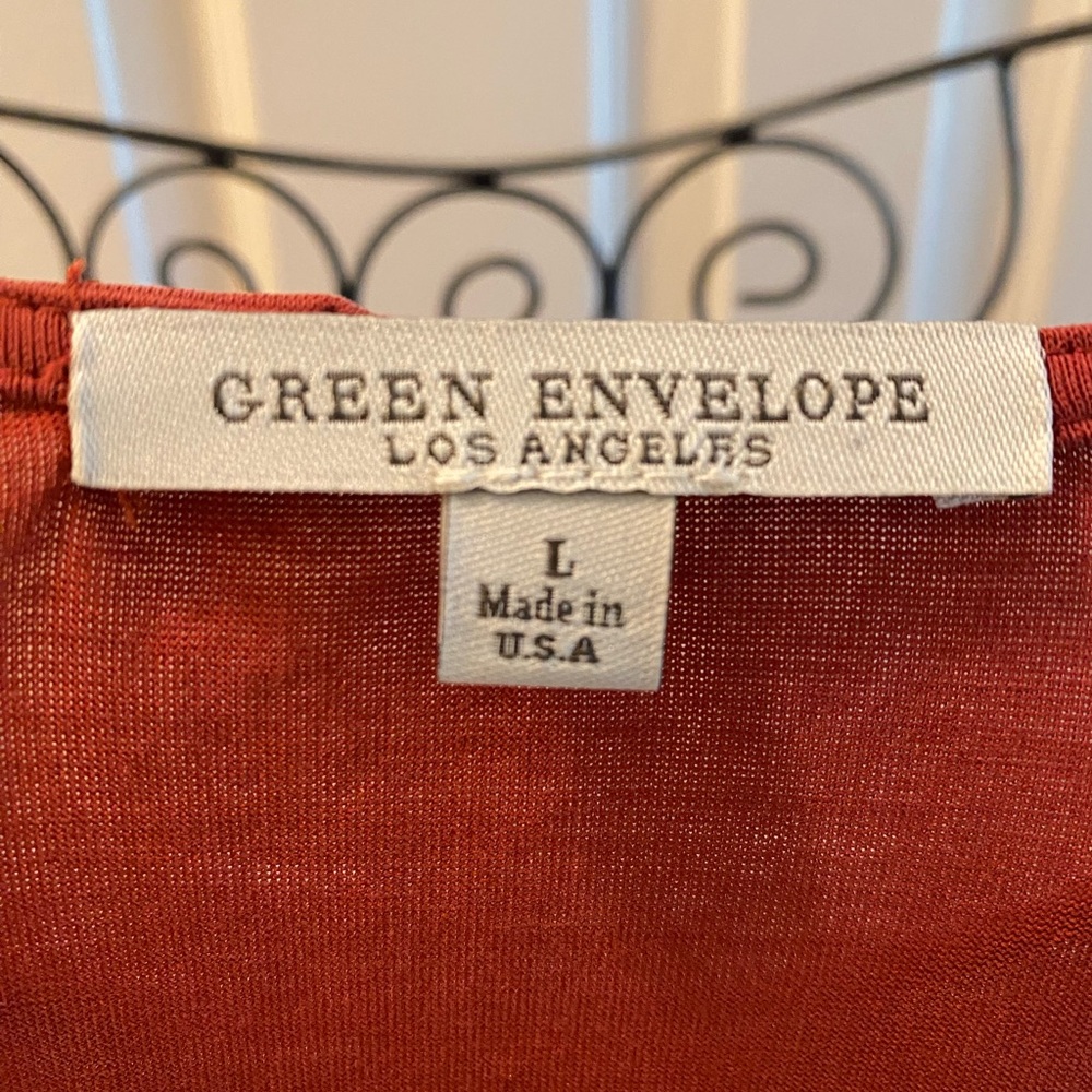 Green Envelope Los Angeles Rust Top